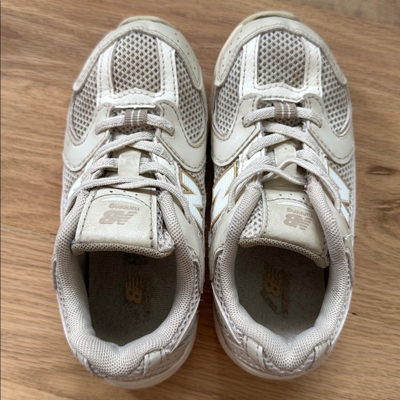 New Balance off white slip on running shoes little kids toddler size 10 - Picture 2 of 10